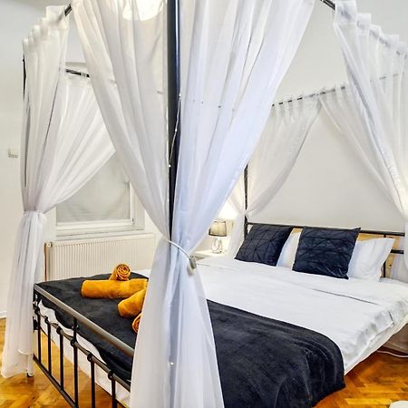 Intimo Oldtown Romantic Apartment Braşov Eksteriør billede