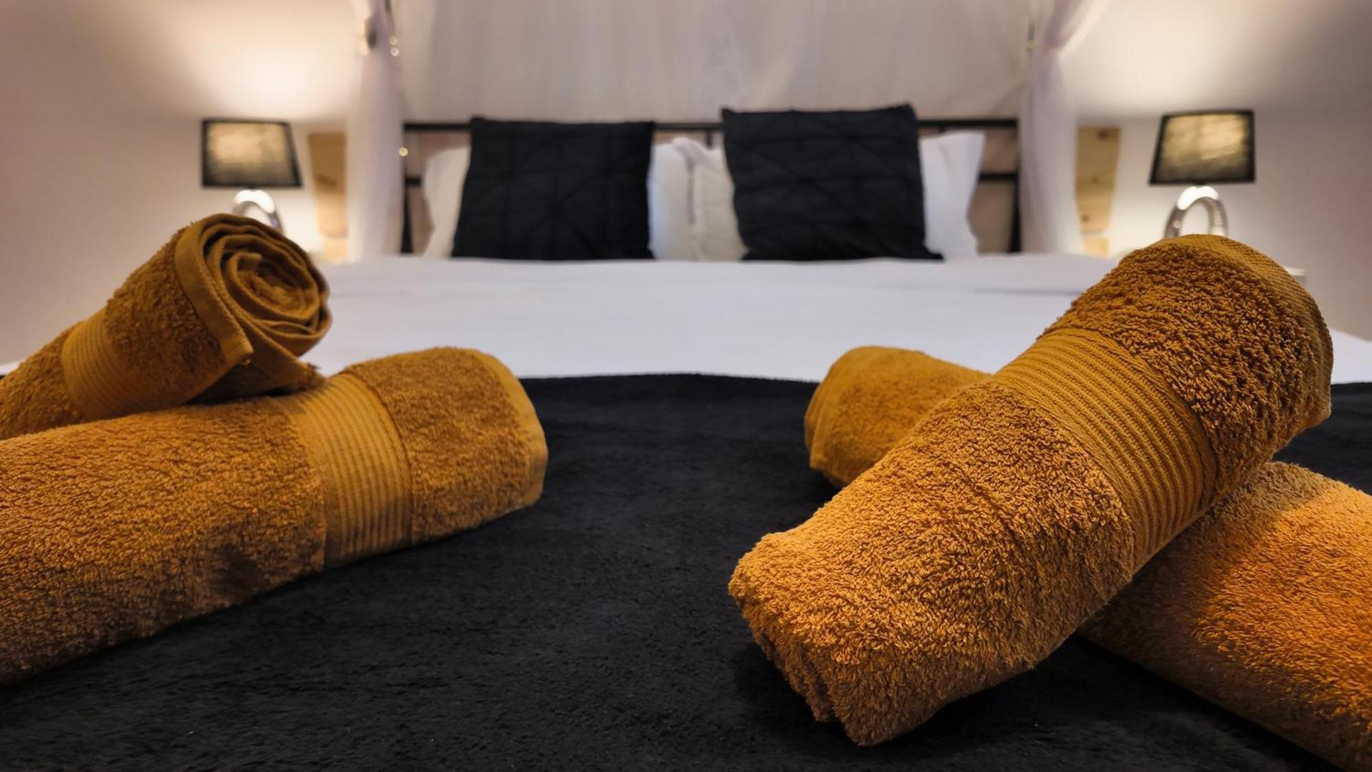 Intimo Oldtown Romantic Apartment Braşov Eksteriør billede