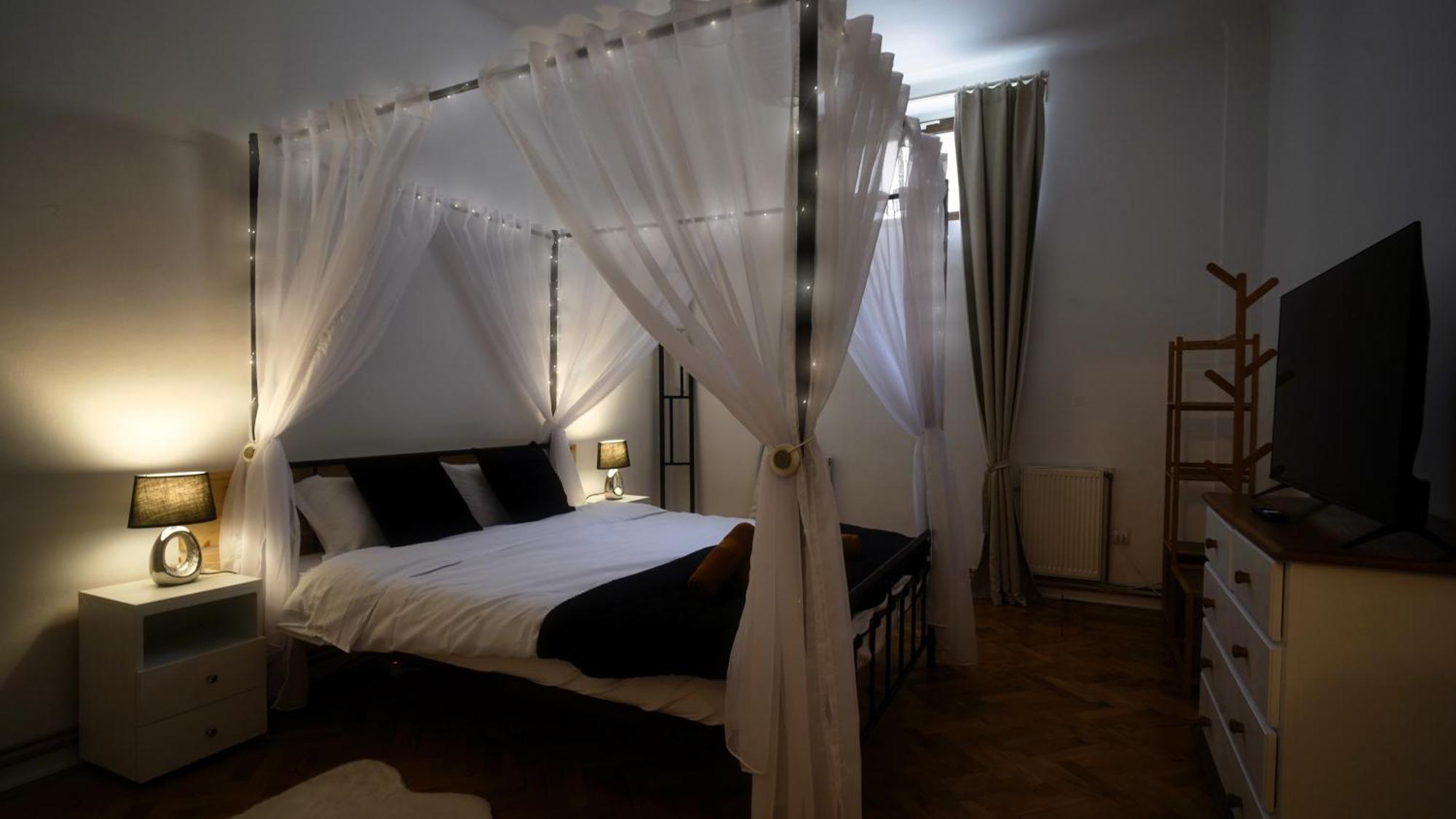 Intimo Oldtown Romantic Apartment Braşov Eksteriør billede